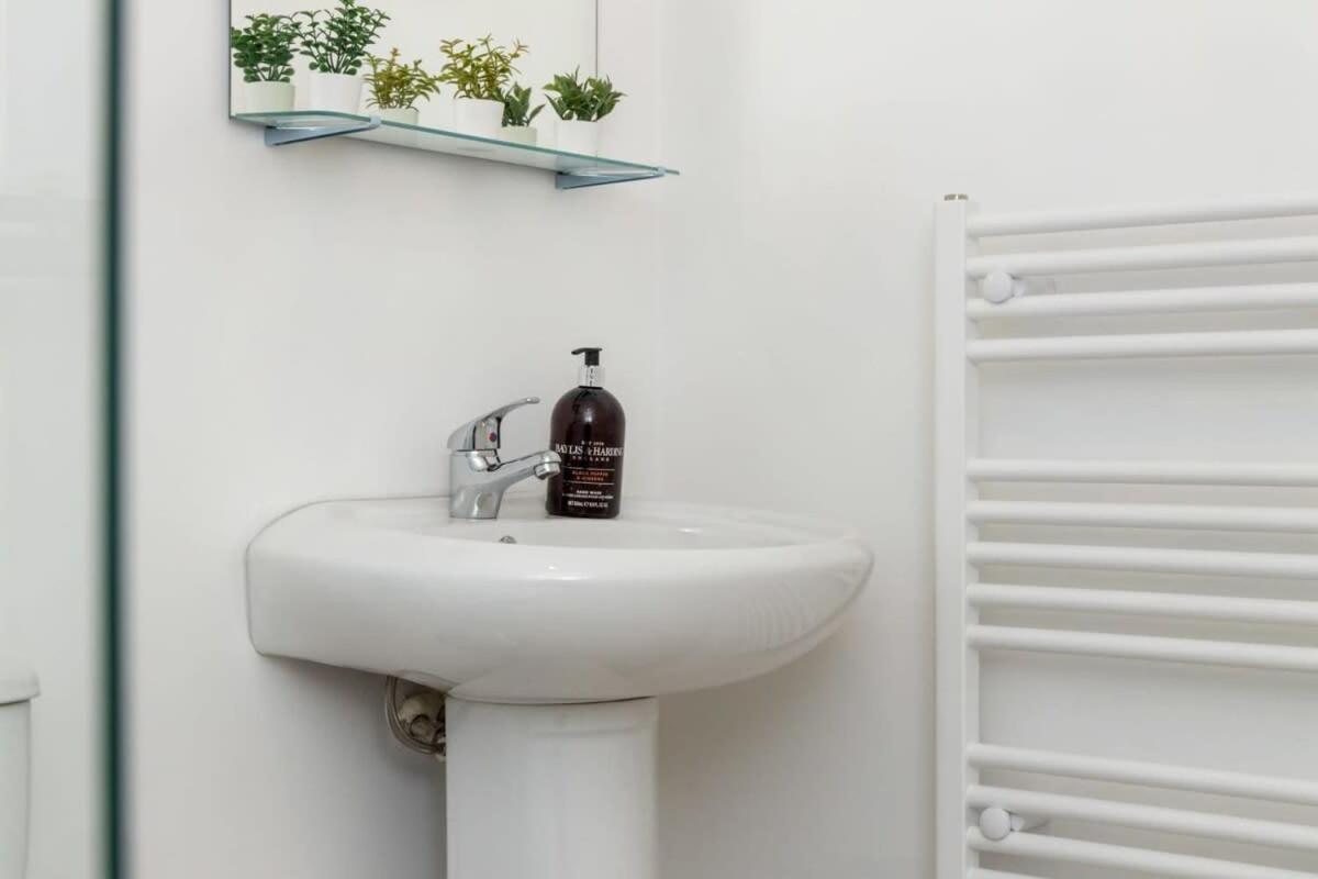 Contemporary 1 Bed -belfast East Village